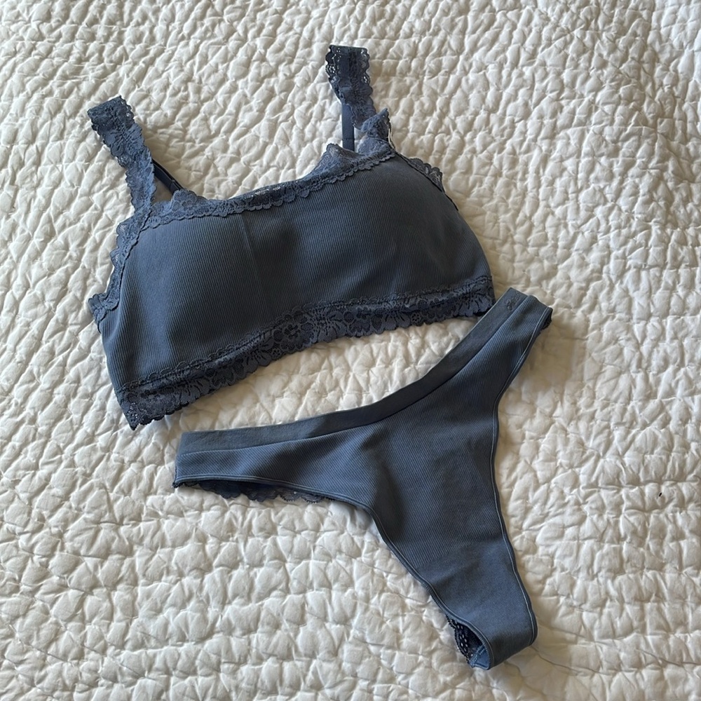 VS Pink MATCHING SET- Seamless Lightly Lined Bralette + High Leg Thong Panty